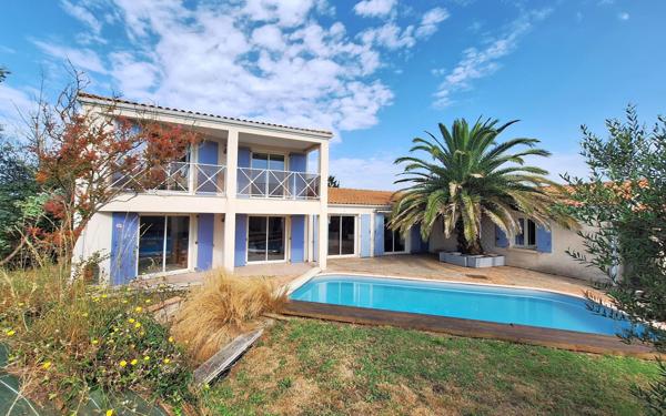 Maison à vendre    8 pièces •  Saint-Georges-de-Didonne