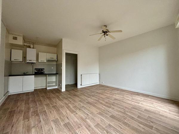 AGEN CENTRE VILLE - IMMEUBLE DE RAPPORT LOCATIF EN PIERRE COMPRENANT 4 APPARTEMENTS ET 1 LOCAL COMMERCIAL