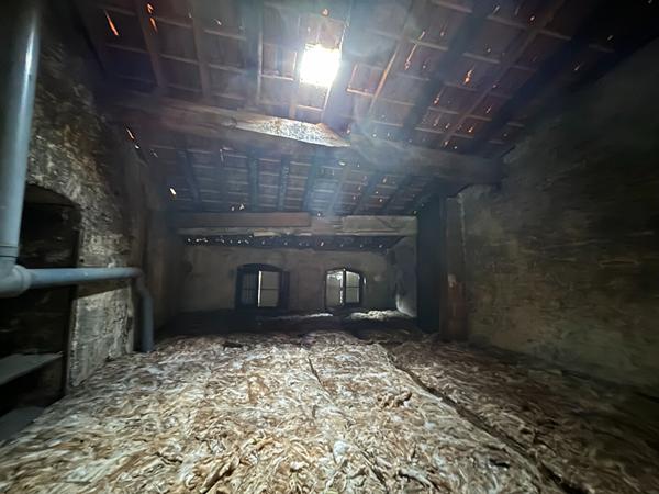 AGEN CENTRE VILLE - IMMEUBLE DE RAPPORT LOCATIF EN PIERRE COMPRENANT 4 APPARTEMENTS ET 1 LOCAL COMMERCIAL