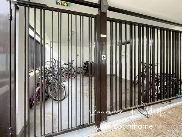Studio à vendre avec balcon et parking, dernier étage BEZONS (95)