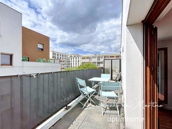 Studio à vendre avec balcon et parking, dernier étage BEZONS (95)
