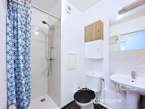 Studio à vendre avec balcon et parking, dernier étage BEZONS (95)