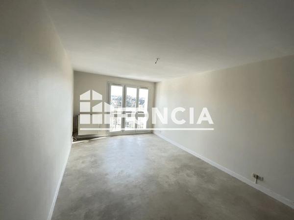 Location Appartement 2 pièces 46.41 m² - 25 RUE SAINT LUCIEN Beauvais 60000