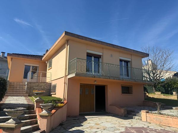 RARE à Ramonville -Maison 4 chambres avec grand garage , dépendances et Véranda