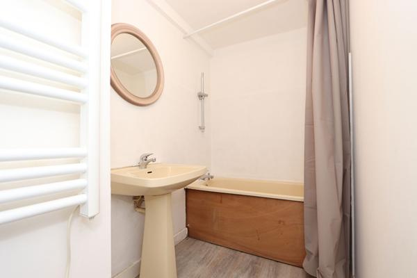 Appartement Saint Nazaire 3 pièce(s) 63.41 m² - Ascenseur, cave et place de parking - La mer à pied