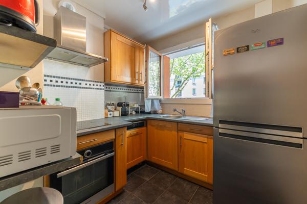 Appartement
         4 pièces
        - 82 m² 585 000 € *