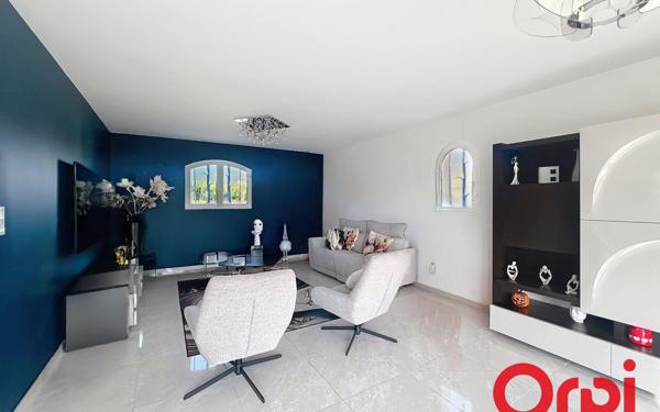 Maison à vendre    6 pièces •  Pia