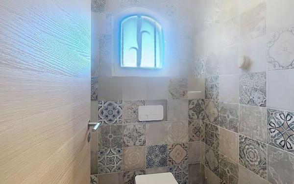 Maison à vendre    6 pièces •  Pia