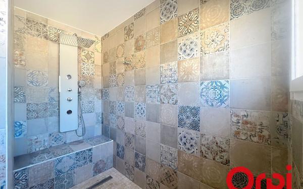 Maison à vendre    6 pièces •  Pia