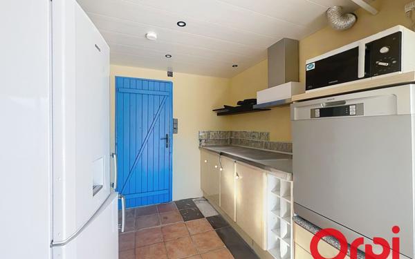 Maison à vendre    6 pièces •  Pia