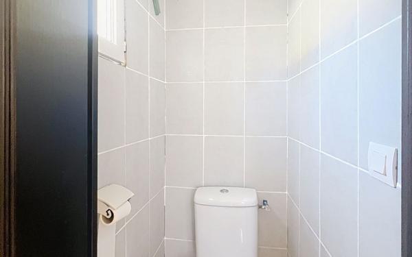 Maison à vendre    6 pièces •  Pia