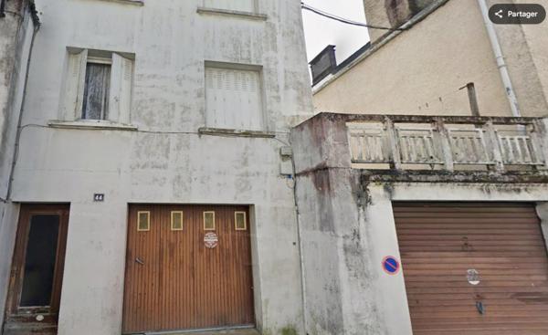 Immeuble Oloron Sainte Marie 2 appartements 2 Garages avec jardin