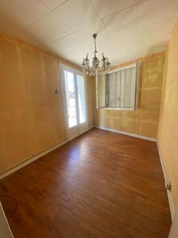Immeuble Oloron Sainte Marie 2 appartements 2 Garages avec jardin