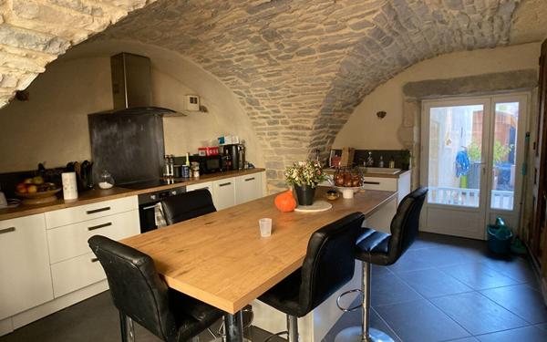 Maison à louer    4 pièces •  Nages-et-Solorgues