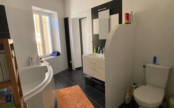 Maison à louer    4 pièces •  Nages-et-Solorgues