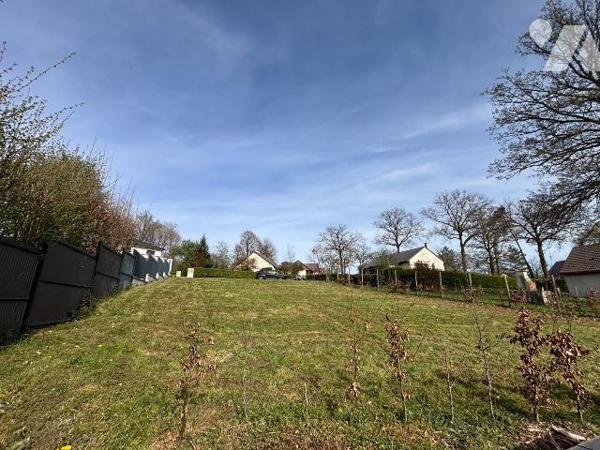 Découvrez cette opportunité sur la commune de Givonne, et profitez d'un terrain à bâtir d'une s...