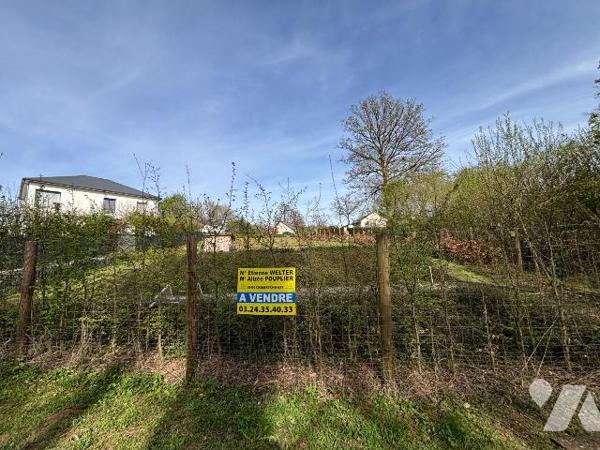 Découvrez cette opportunité sur la commune de Givonne, et profitez d'un terrain à bâtir d'une s...