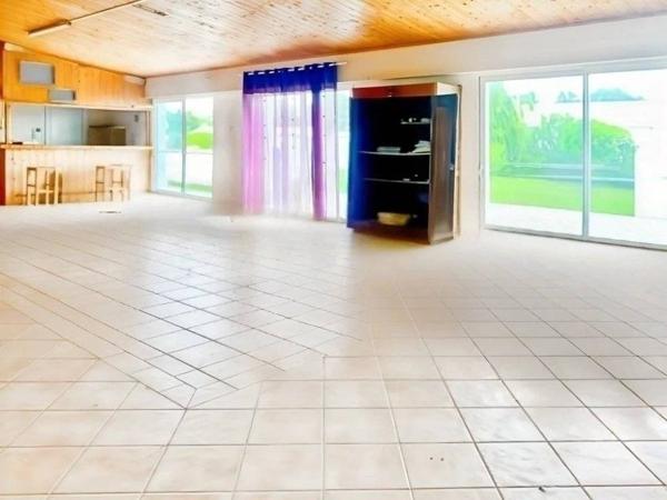 Maison familiale au calme avec piscine, annexe aménageable et jardin arboré