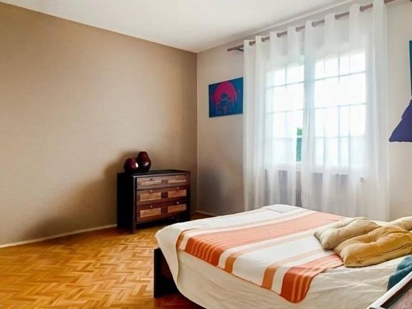 Maison familiale au calme avec piscine, annexe aménageable et jardin arboré