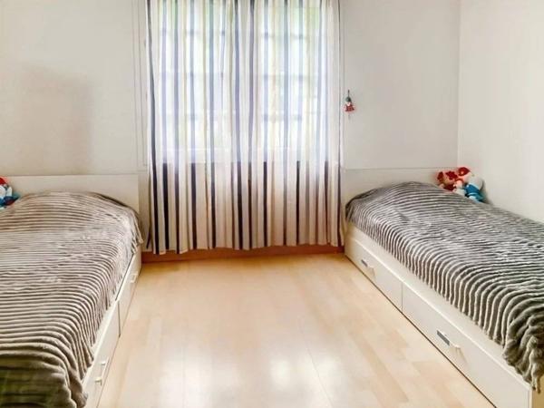 Maison familiale au calme avec piscine, annexe aménageable et jardin arboré