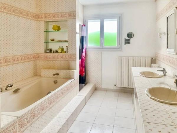 Maison familiale au calme avec piscine, annexe aménageable et jardin arboré