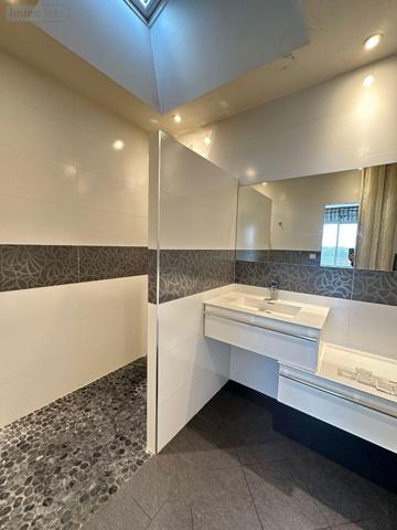 Maison à vendre à Tours dans l'Indre-et-Loire (37000), ref : 12101/1254   
CENTRE BOURG