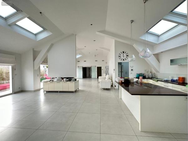 Maison à vendre à Tours dans l'Indre-et-Loire (37000), ref : 12101/1254   
CENTRE BOURG