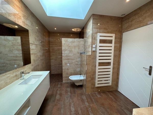 Maison à vendre à Tours dans l'Indre-et-Loire (37000), ref : 12101/1254   
CENTRE BOURG