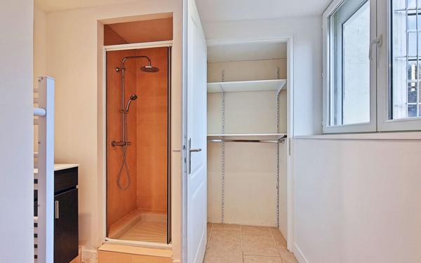 Appartement à louer    2 pièces •  Saint-Privat-des-Vieux