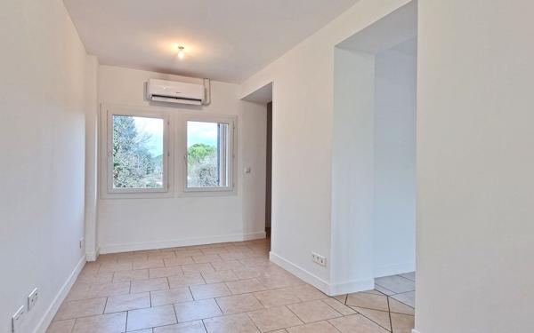 Appartement à louer    2 pièces •  Saint-Privat-des-Vieux