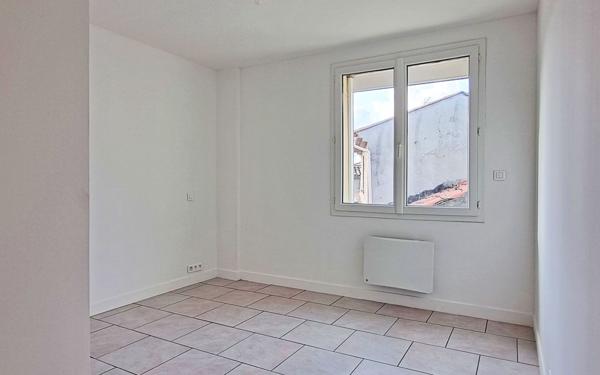 Appartement à louer    2 pièces •  Saint-Privat-des-Vieux