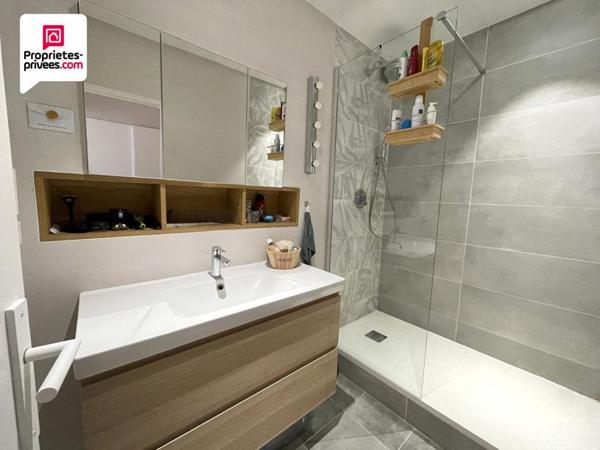 Appartement 3 pièce(s) 81 m2 2 chambres balcon cave 114900 HAI