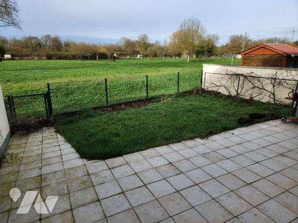  La Flèche, Pavillon 3 chambres.

-RDC : entrée avec wc et lingerie, cuisine aménagée, séjour...