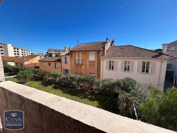 Appartement à louer 2 pièces 45m² Saint-Raphaël (83700)