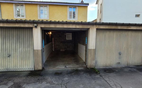 Stationnement à louer    Nancy