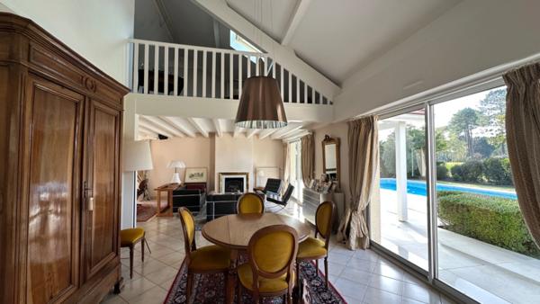 Villa bourgeoise 5/6 pièces au coeur du golf de Pessac