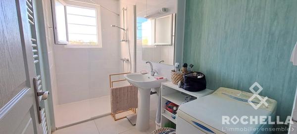 Maison T4 plain-pied de 89 m2, grand garage, parcelle de 553 m2