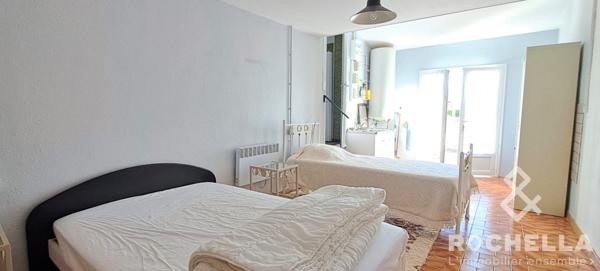 Maison T4 plain-pied de 89 m2, grand garage, parcelle de 553 m2