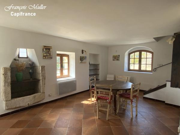 Propriété Gîtes et chambres d'hôtes 20 hA - 550 m2 à Banon