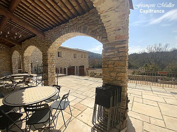 Propriété Gîtes et chambres d'hôtes 20 hA - 550 m2 à Banon