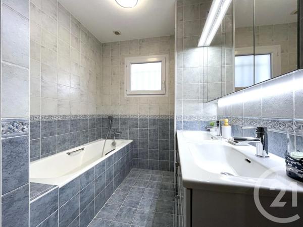 Maison à vendre  5 pièces - 119 m 2   ST HILAIRE DE RIEZ  - 85