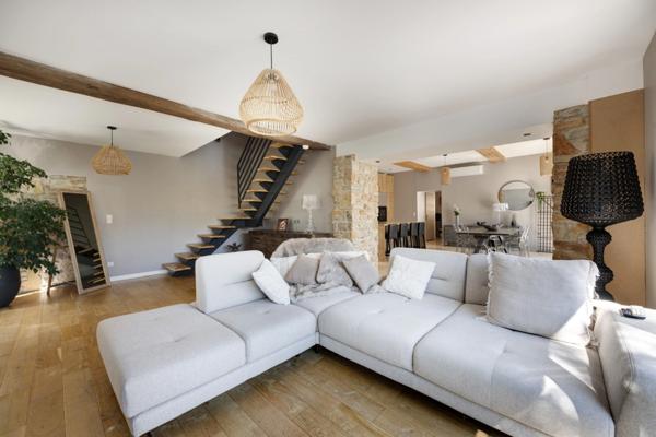 Propriete à vendre 8 pièces GREZIEU LA VARENNE (69)