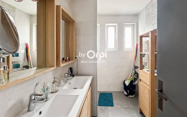 Maison à vendre    5 pièces •  Montluçon