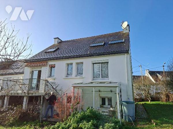 Maison d'habitation composée au rez-de-chaussée : une pièce entrée, une petite chambre, une cha...