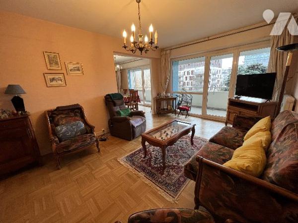 APPARTEMENT DE TYPE 5 A VENDRE