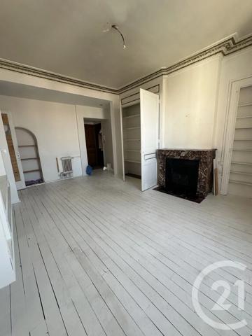 Appartement F4 à vendre  4 pièces - 77,85 m 2   ROANNE  - 42