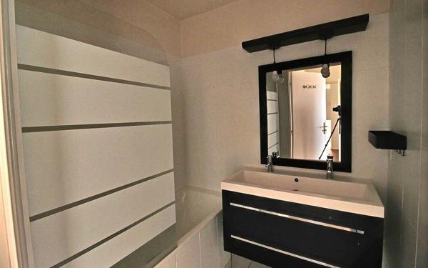 Appartement à vendre    3 pièces • 62 m2 Saint-Ouen