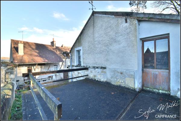 Dpt Cher (18), Le Châtelet - à vendre - maison 6 pièces 128 m² + terrain + dépendances