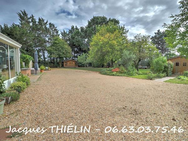 LONGERE ET GÎTE SUR UNE MÊME PROPRIÉTÉ