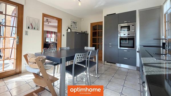Maison familiale avec piscine, suite parentale de plain-pied, double garage et espace bien-être – Les Forges
